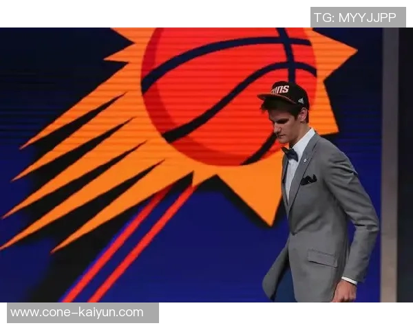 三球前三战场均283分8板97助命中率出色展现强大实力