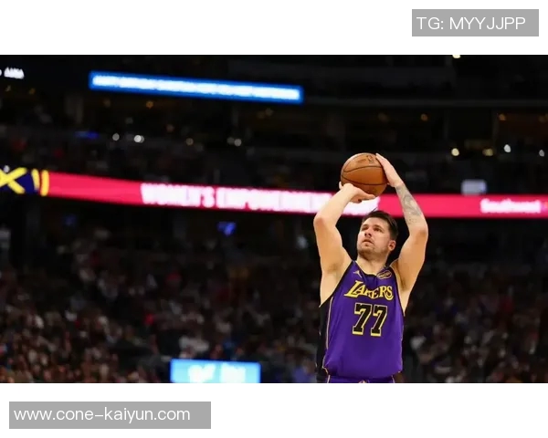 东契奇分享与詹姆斯配合瞬间感慨不想错失传球良机